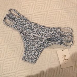 Midori Emmie Bottom in Pebble